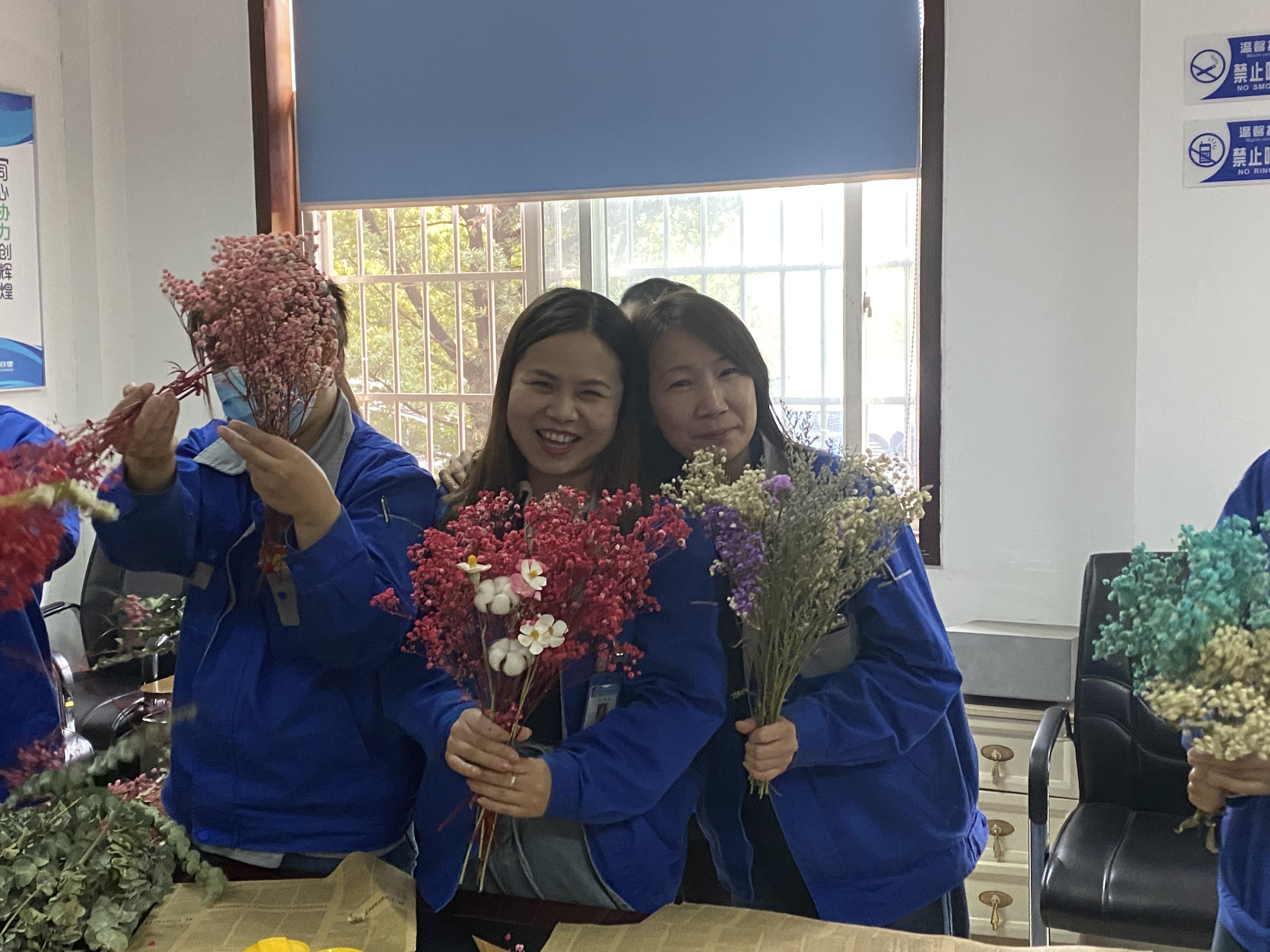 万搏在线网站,宏明日望,株洲电子科技,湖南电容器,株洲电容器,电容器