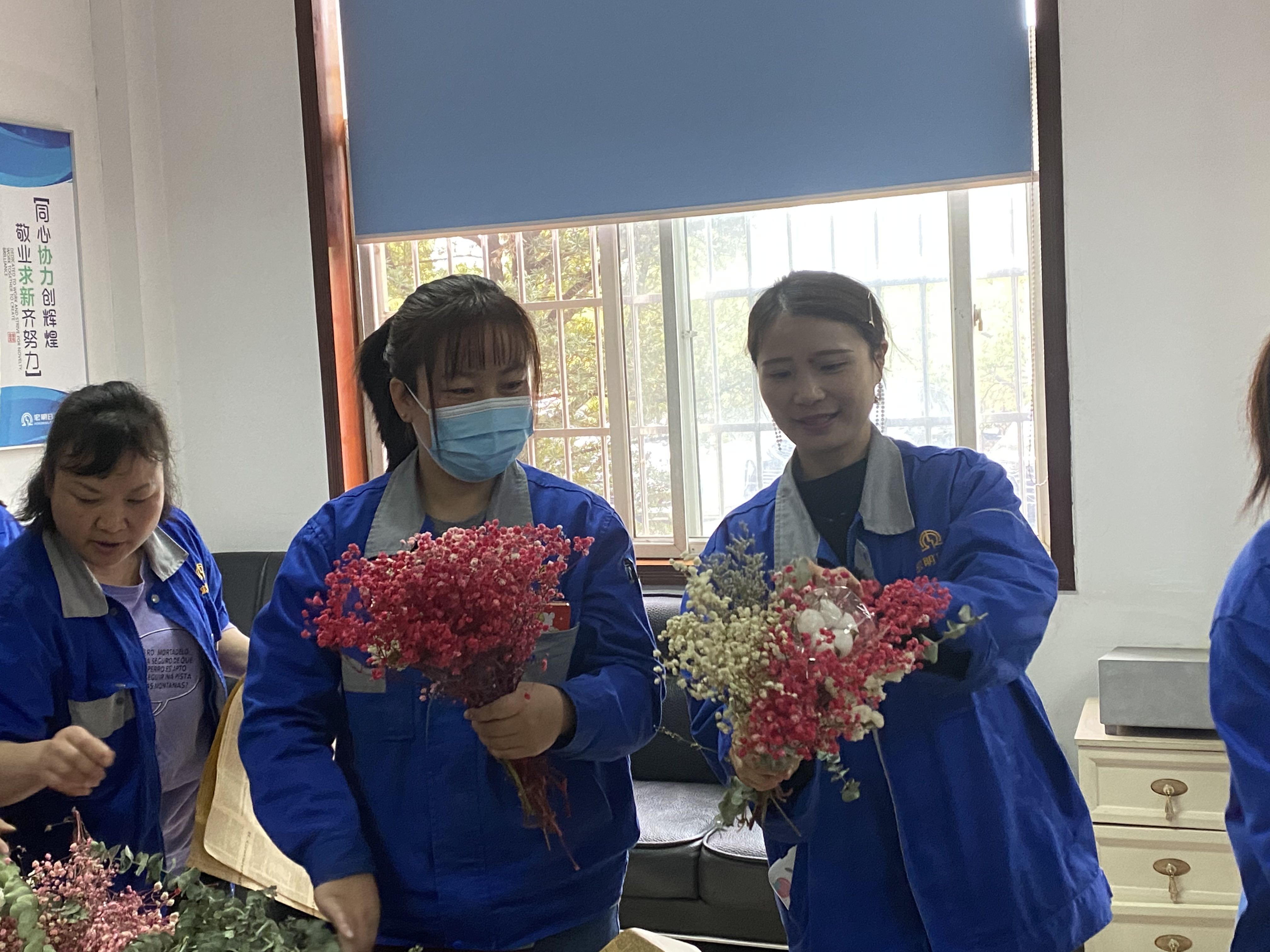 万搏在线网站,宏明日望,株洲电子科技,湖南电容器,株洲电容器,电容器